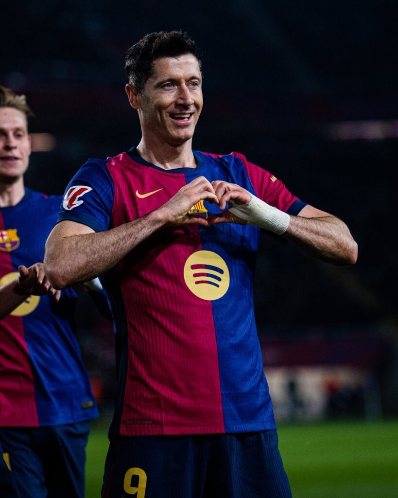 Lewandowski Celebrating Against Vallecano