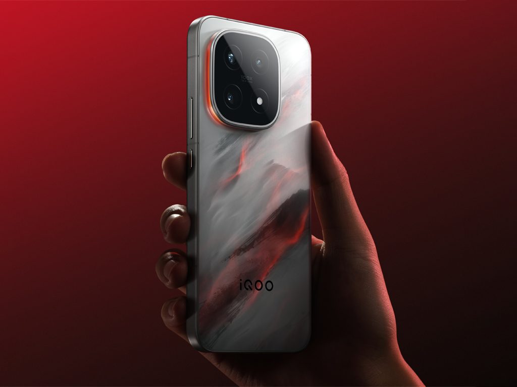 iQOO 15 Launched with Snapdragon 8 Elite Gen 5 and 7000mAh Battery